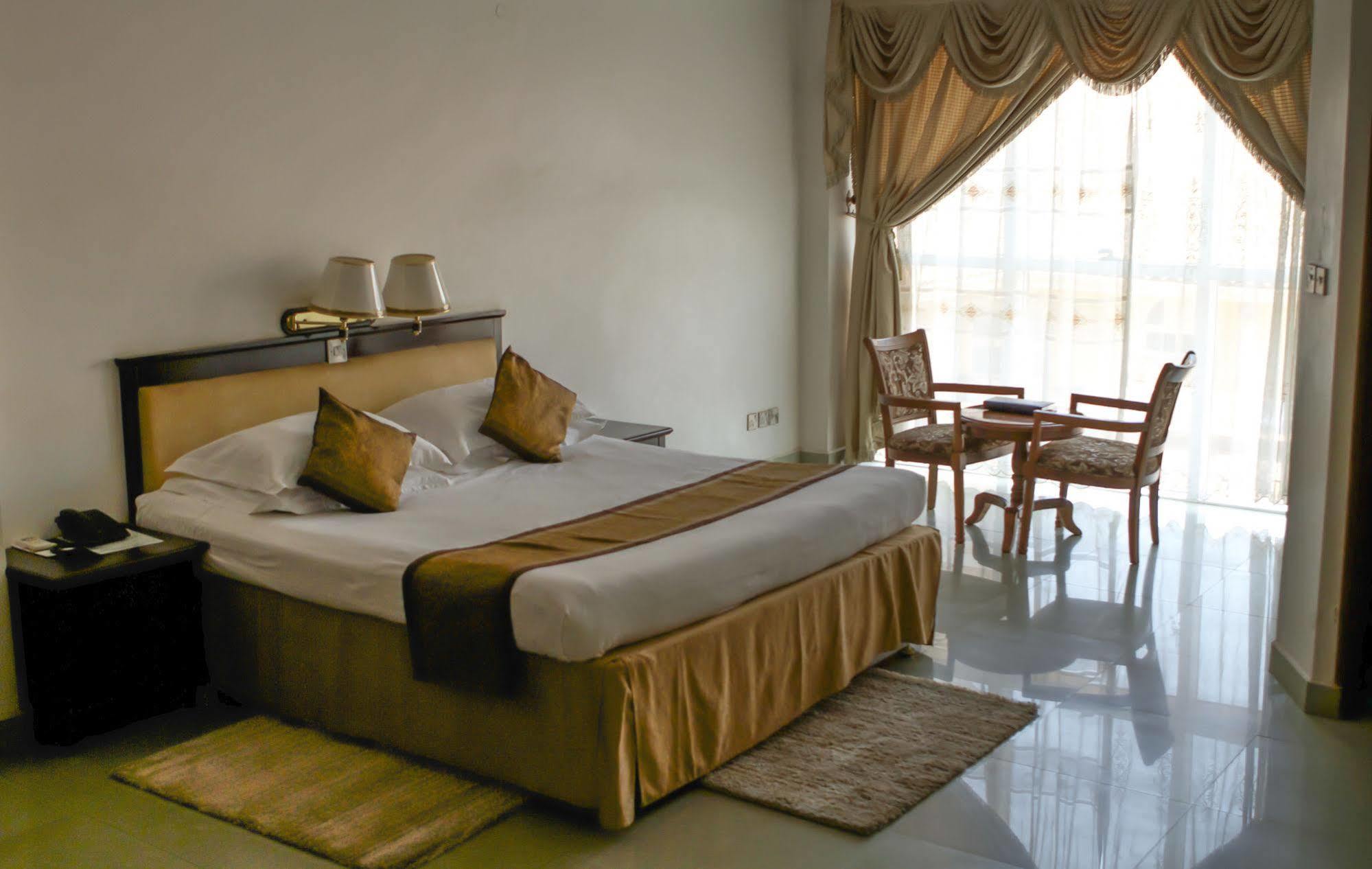 Hotel Sojovalo คัมพาลา ภายนอก รูปภาพ